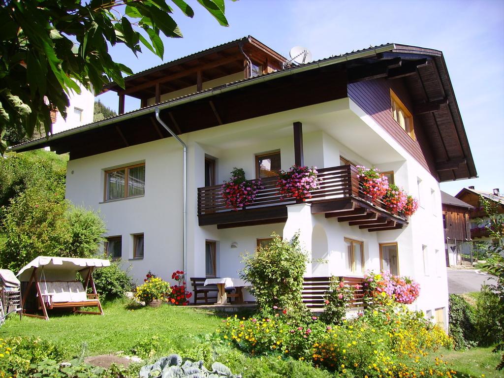 Haus Tasser San Lorenzo di Sebato Bagian luar foto